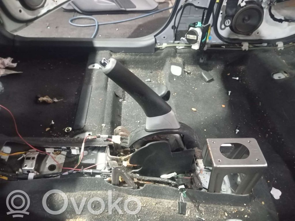 Toyota Auris 150 Rączka / Dźwignia hamulca ręcznego 