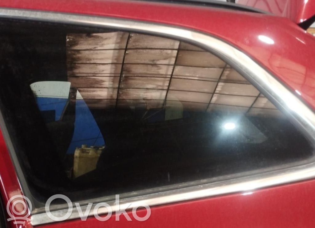 Ventanilla de ventilación de la puerta trasera   32314938