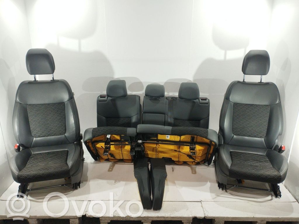 Peugeot 3008 II Set scaune 
