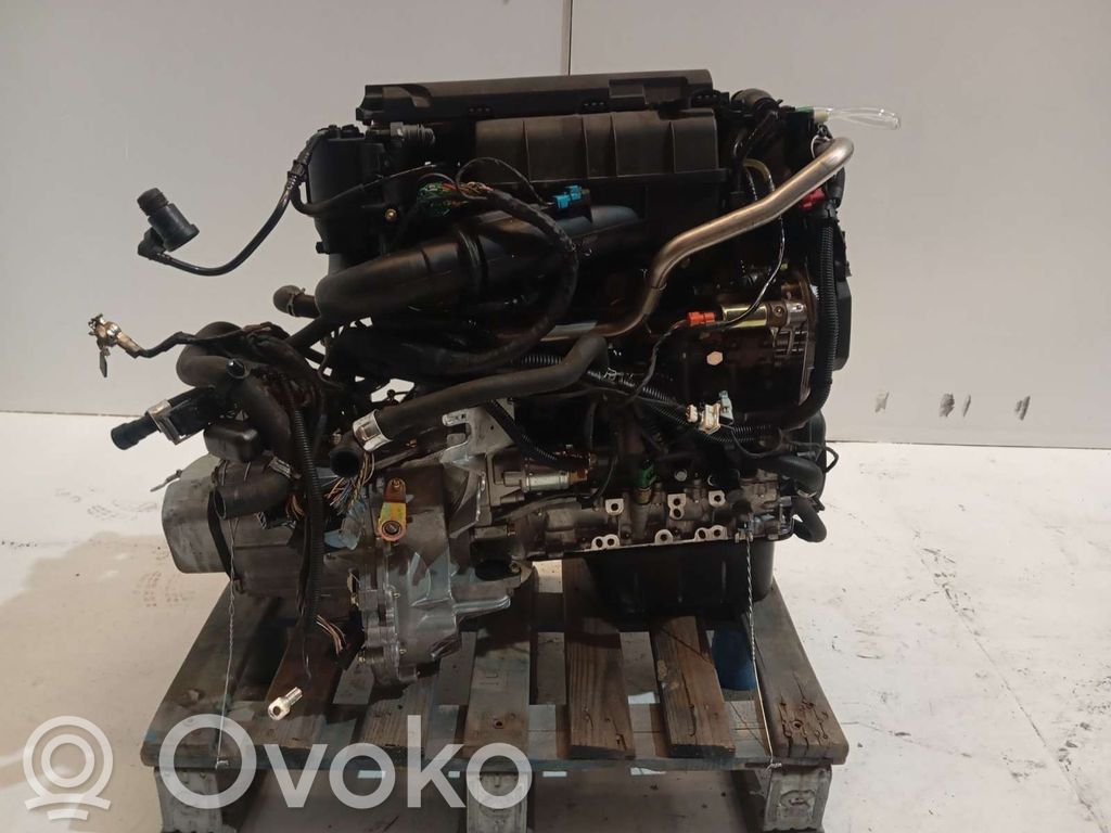 Silnik   8HX68CV,CONAGREGADOS