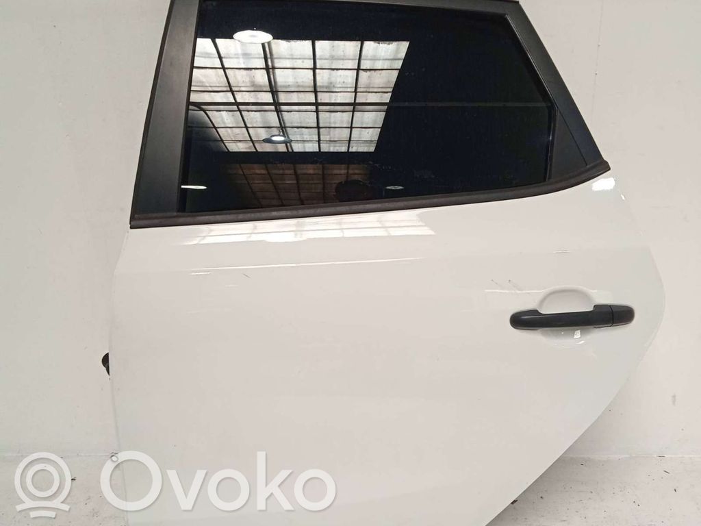 Puerta trasera   770032R010,COLORBLANCO