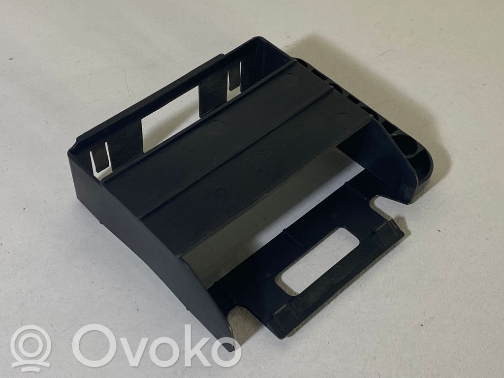 Volkswagen Golf VI Tie down hook / loop 
