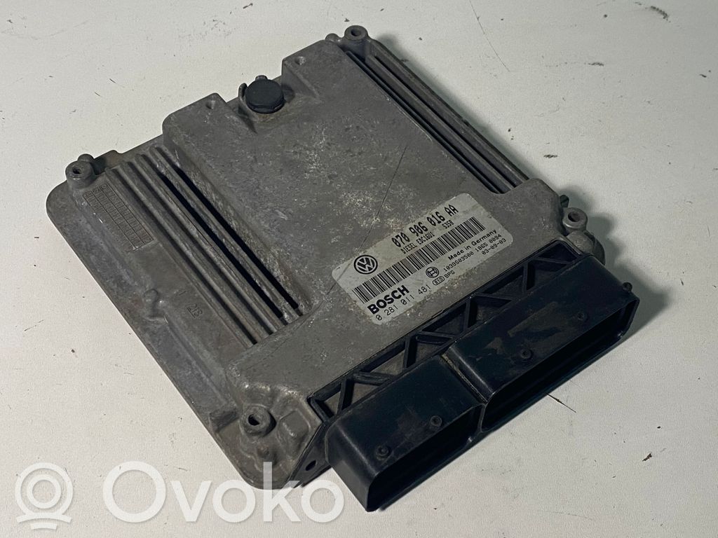 Volkswagen Touareg I Engine control unit/module 
