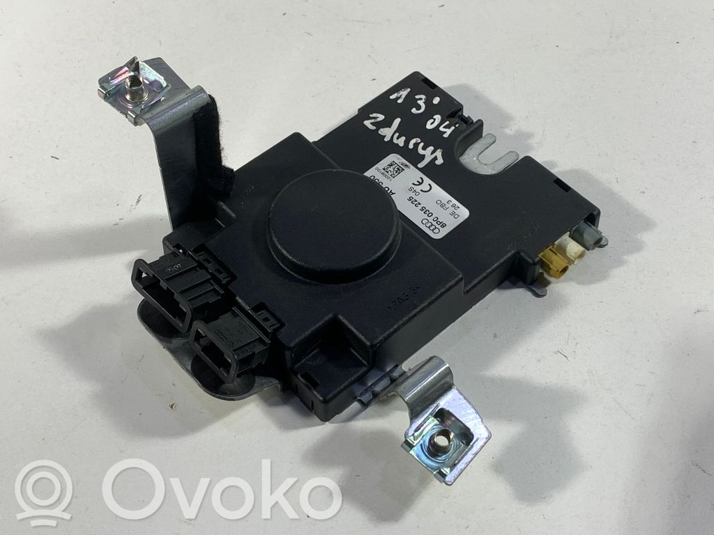 Audi A3 S3 8P Aerial antenna amplifier 