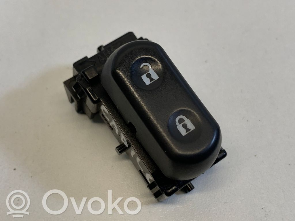 Cadillac SRX Central locking switch button 