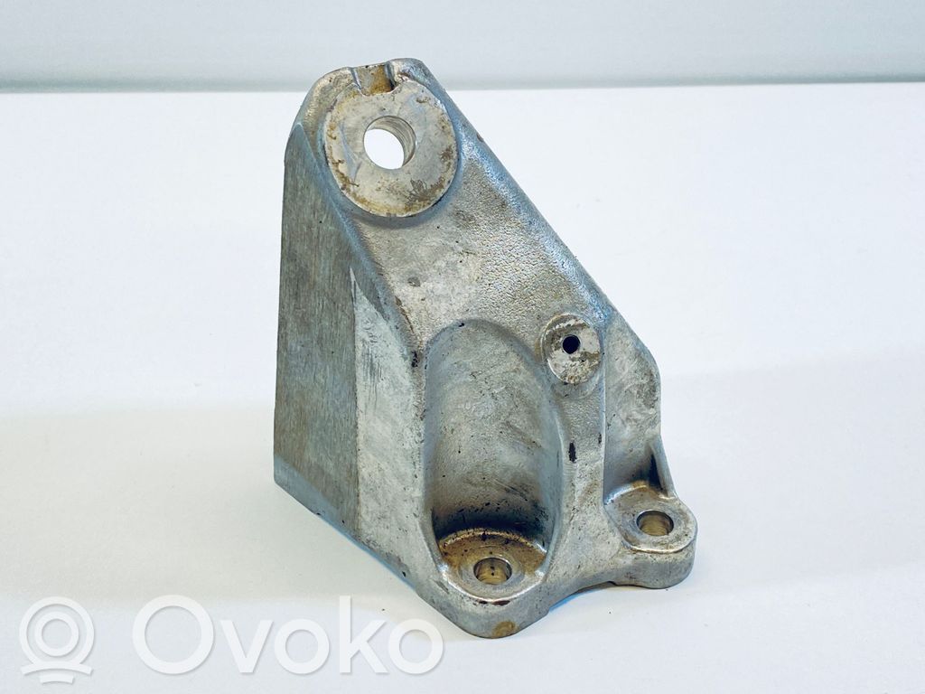 Volkswagen Phaeton Engine mounting bracket 