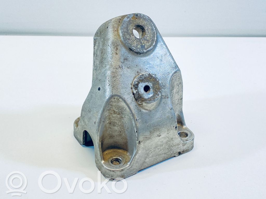 Volkswagen Phaeton Engine mounting bracket 