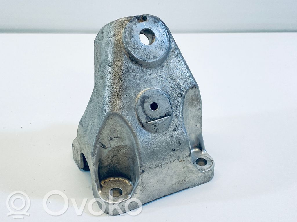 Volkswagen Phaeton Engine mounting bracket 