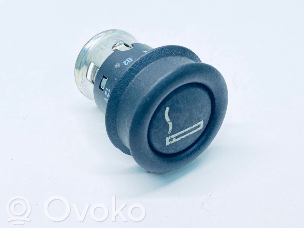 BMW 7 F01 F02 F03 F04 Savukkeensytytin 