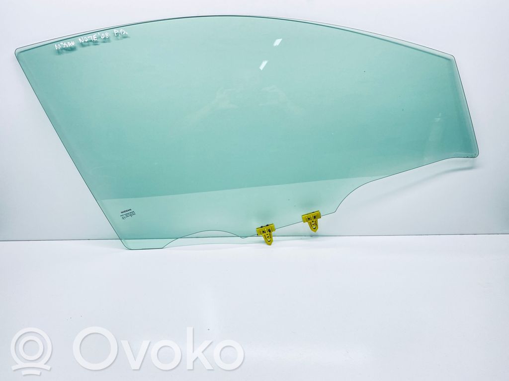 Nissan Note (E11) Szyba drzwi przednich 