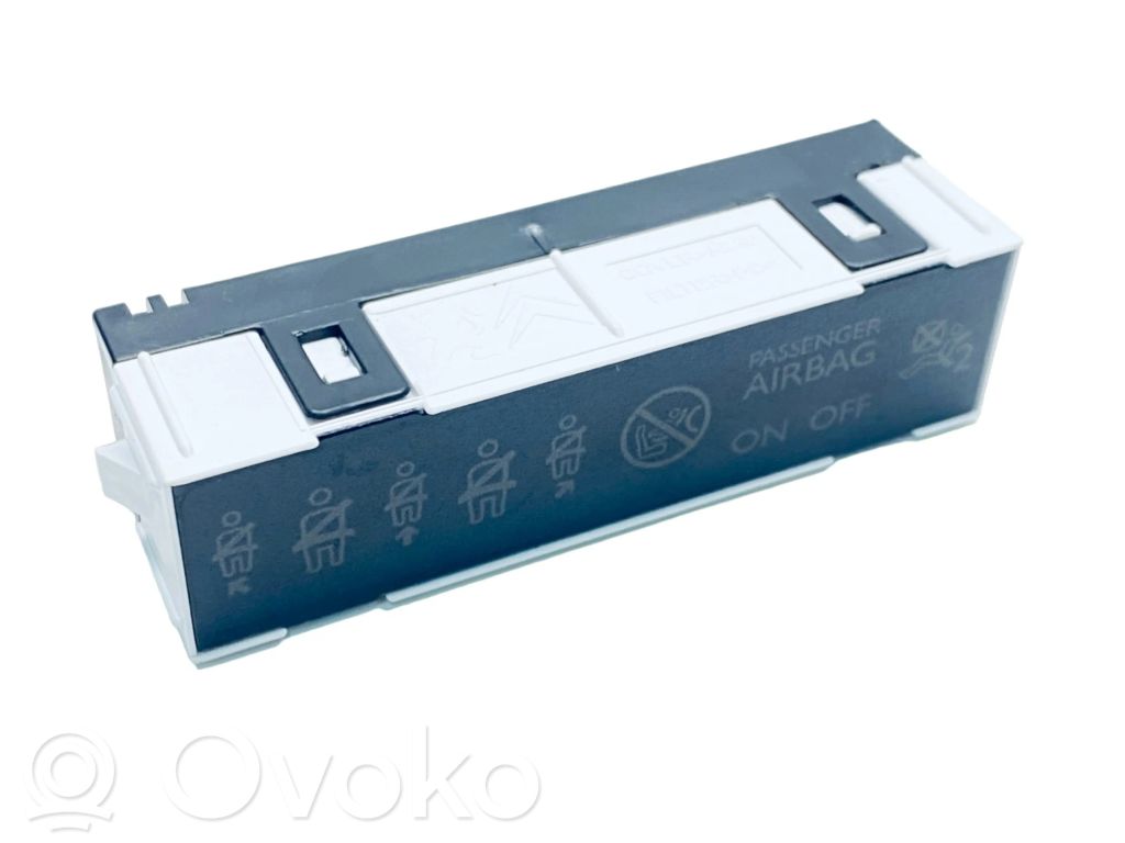 Citroen C4 III e-C4 Passenger airbag on/off switch 