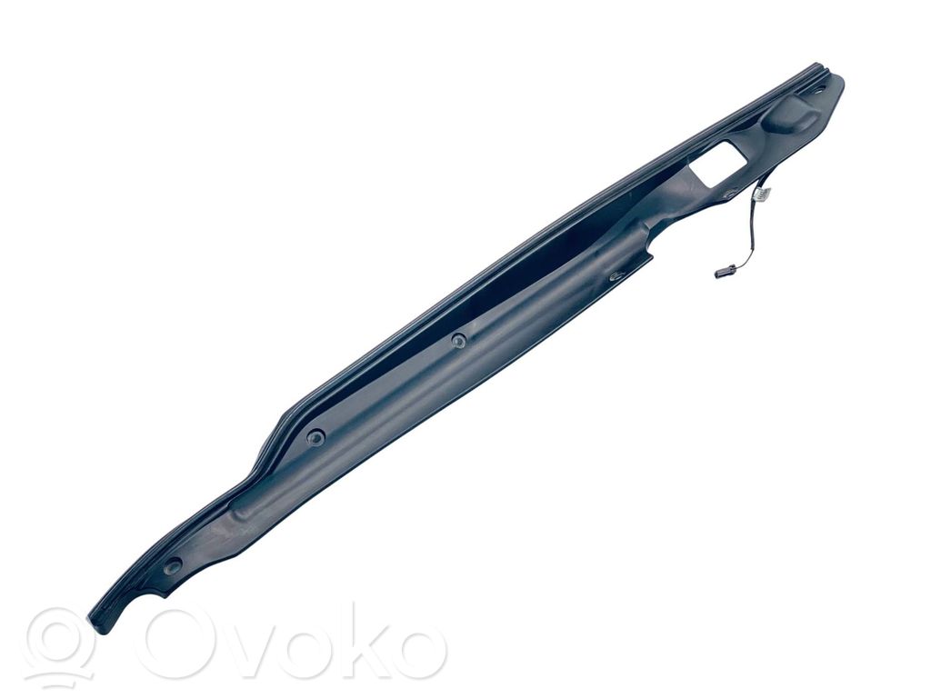 Tesla Model S Tailgate sensor 