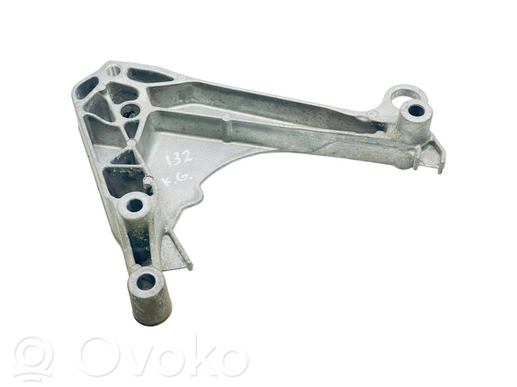 Engine mounting bracket   22116878935,6878935