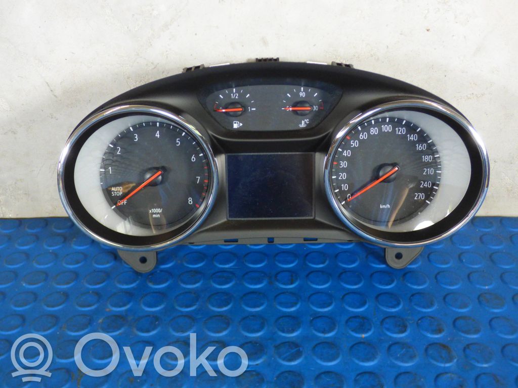 Opel Astra K Geschwindigkeitsmesser Cockpit 