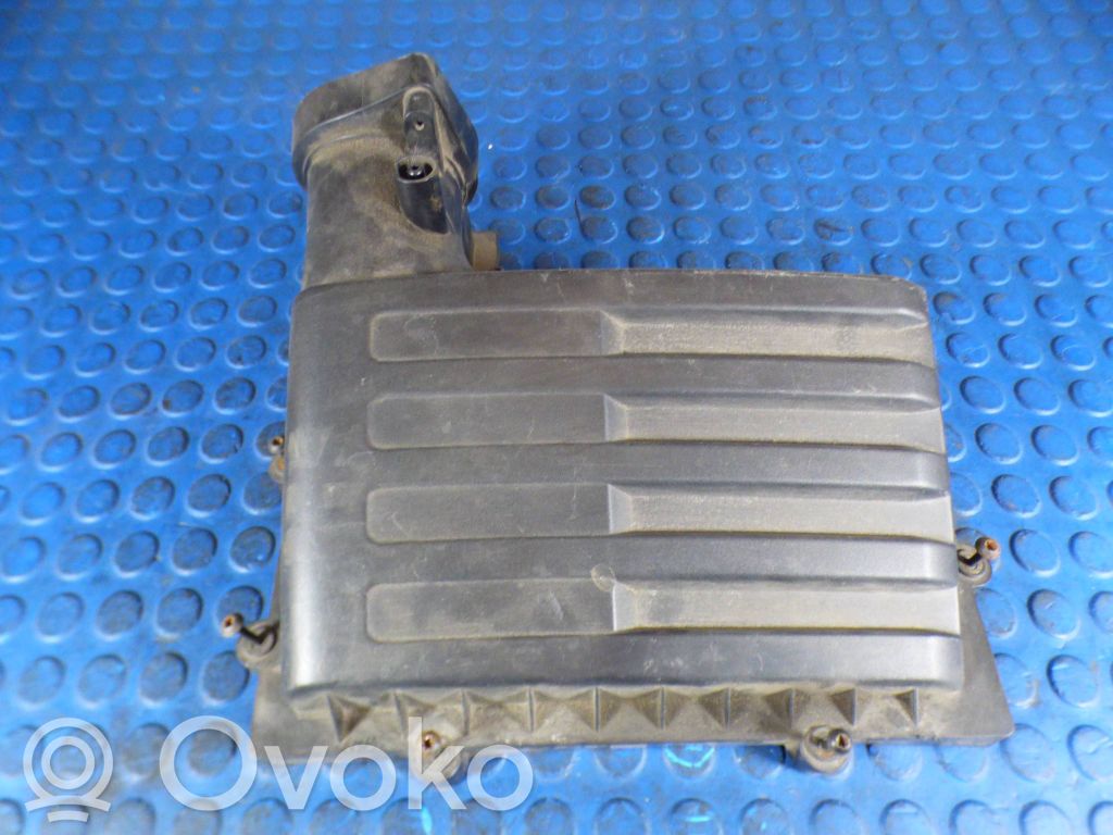 Volkswagen Golf VII Air filter box 