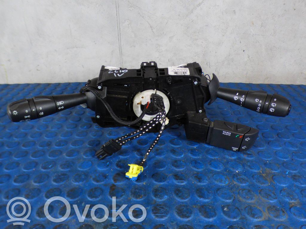 Renault Clio IV Wiper control stalk 