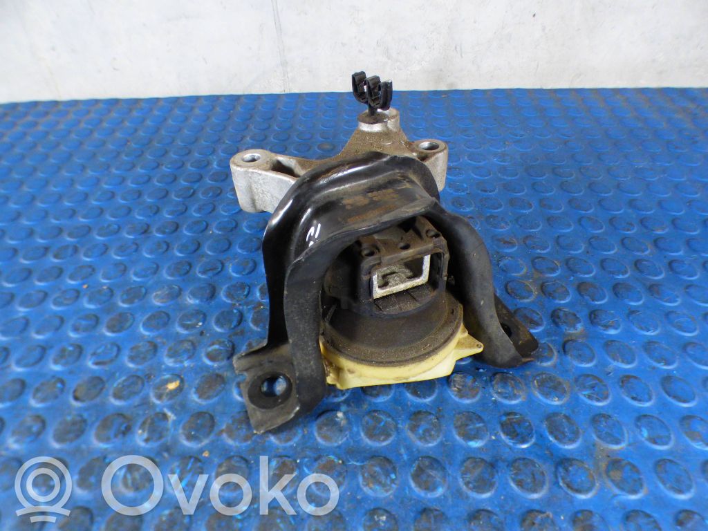 Renault Clio IV Engine mount bracket 
