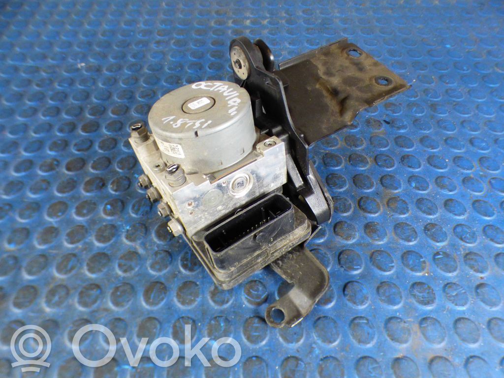 Skoda Octavia Mk3 (5E) ABS-pumppu 