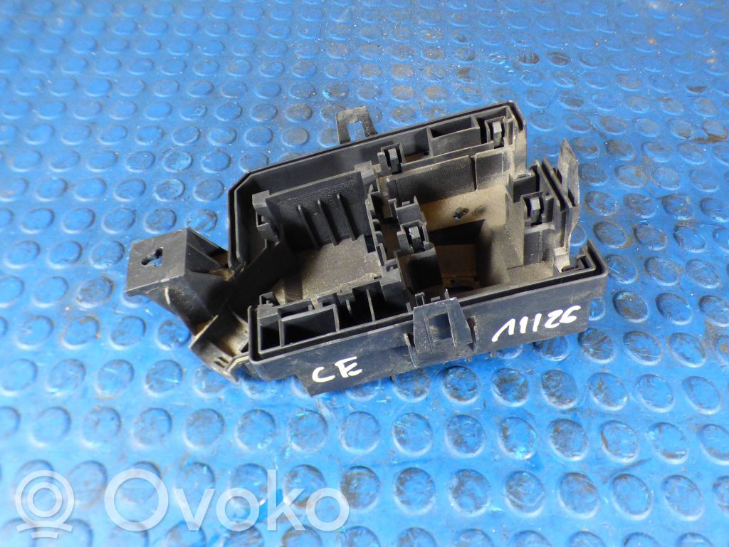 Opel Corsa E Fuse box cover 