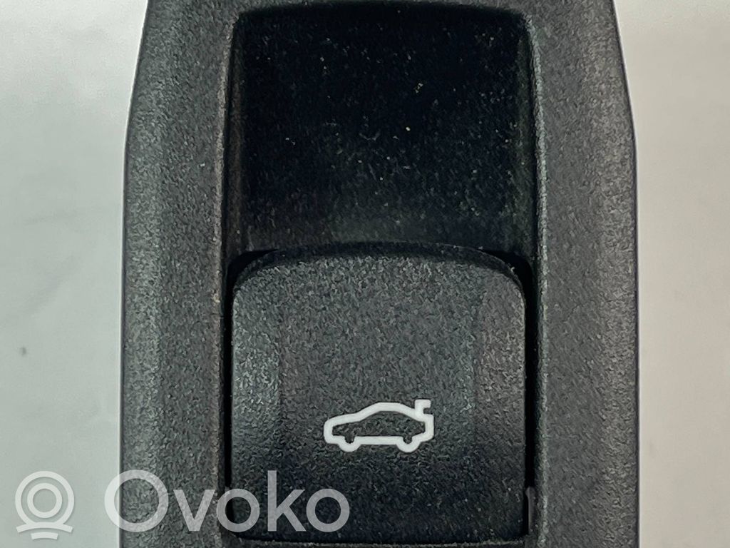 BMW 3 G20 G21 Tailgate/boot open switch button 