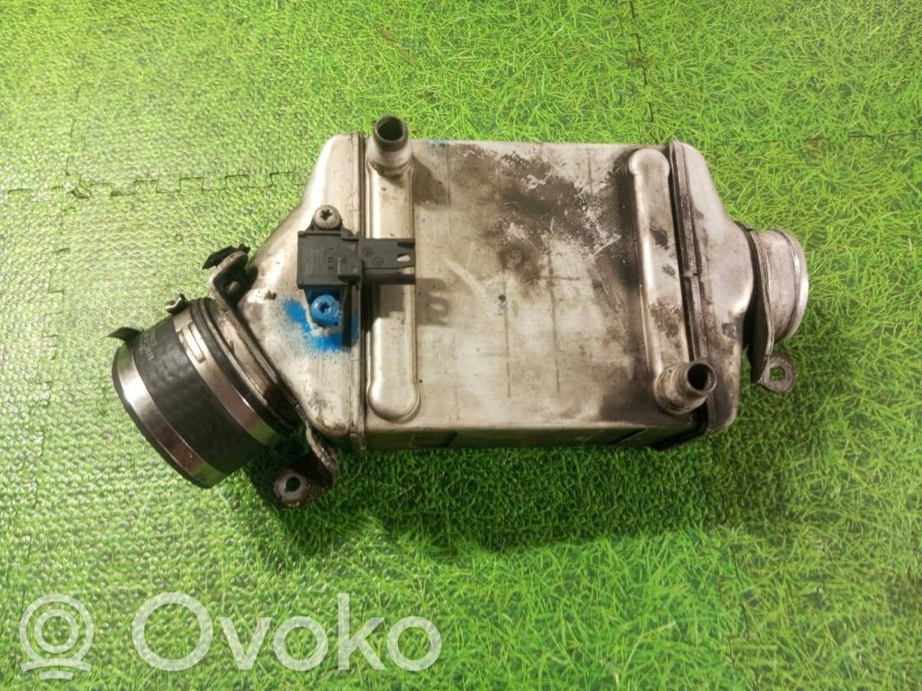 BMW X5M E70 Kita variklio detalė 