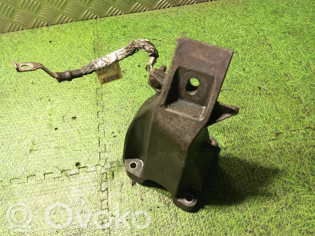 BMW X5M E70 Engine mounting bracket 