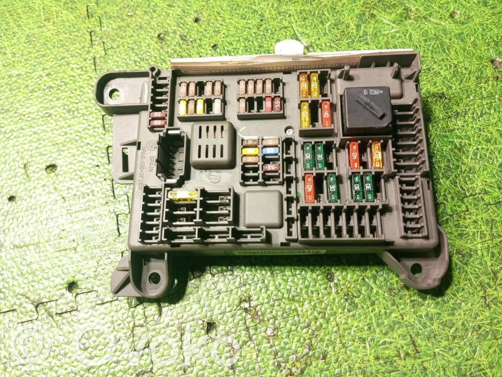 BMW X5M E70 Fuse module 
