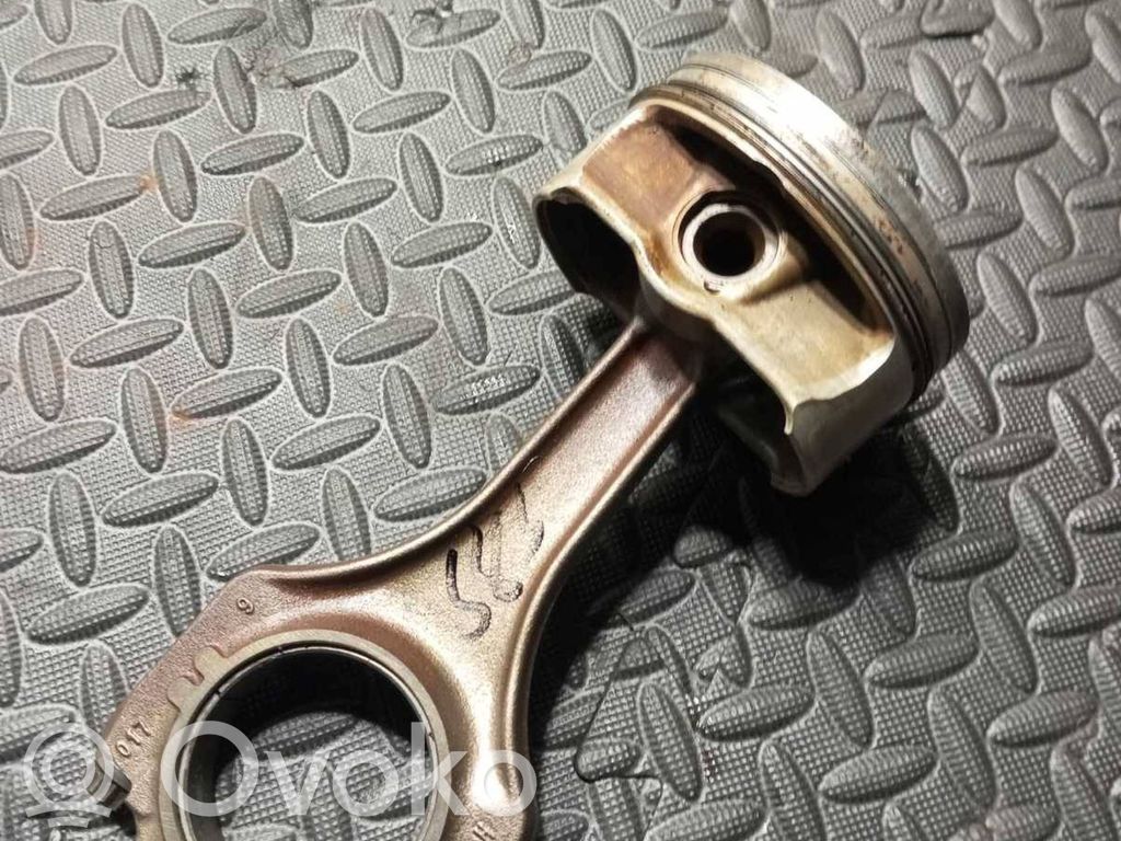 BMW M5 Piston 