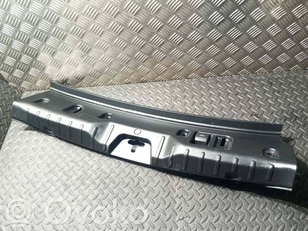 BMW 5 F10 F11 Osłona pasa bagażnika 