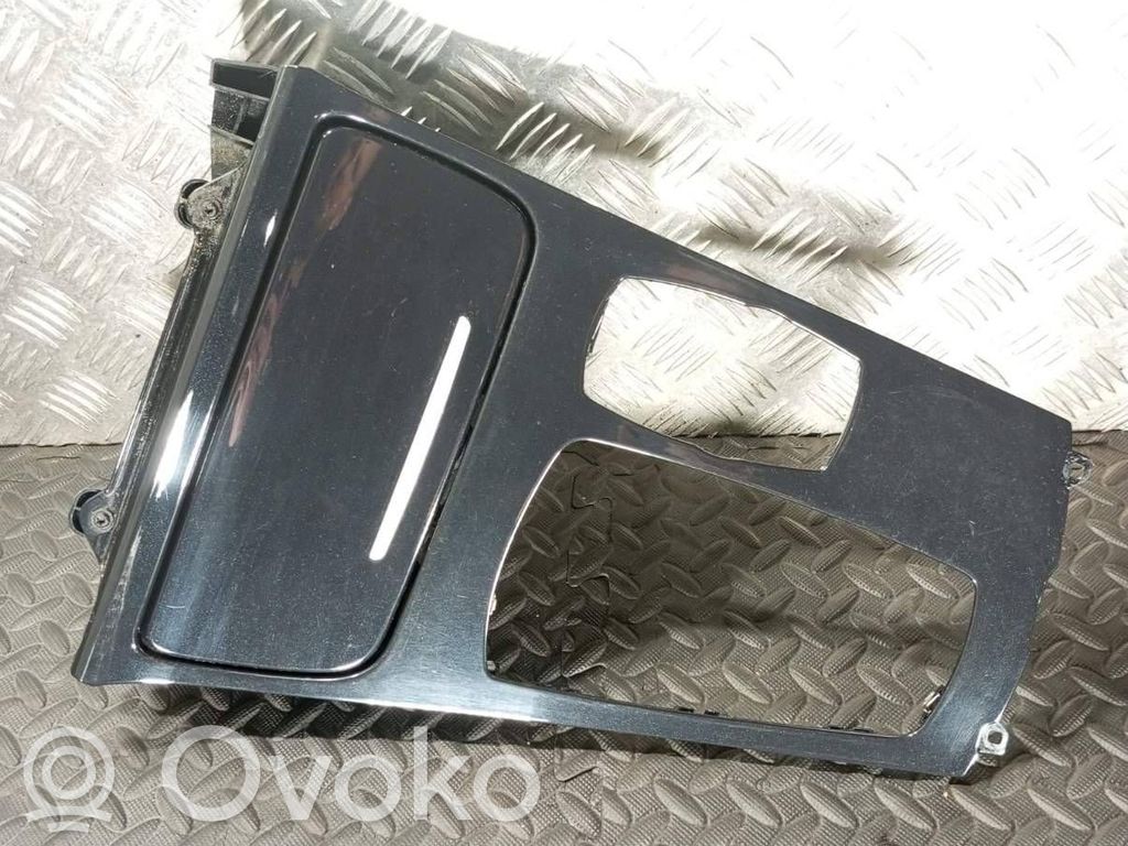 BMW 5 GT F07 Przedni uchwyt na kubek tunelu środkowego 