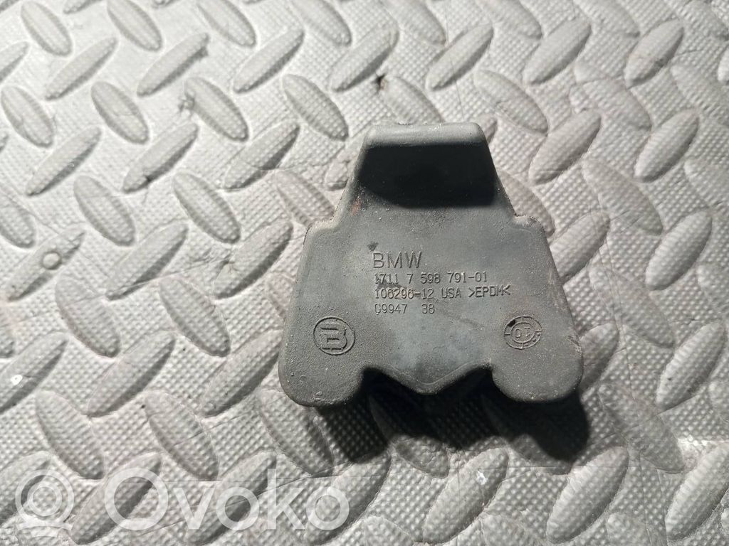 Radiator support slam panel bracket   7598791,10629612