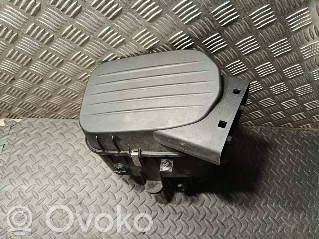 Obudowa filtra powietrza   0670001543,70552746,028021881