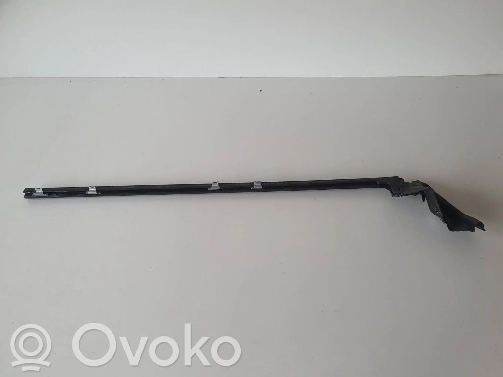 BMW M4 F82 F83 Uszczelka drzwi przednich 