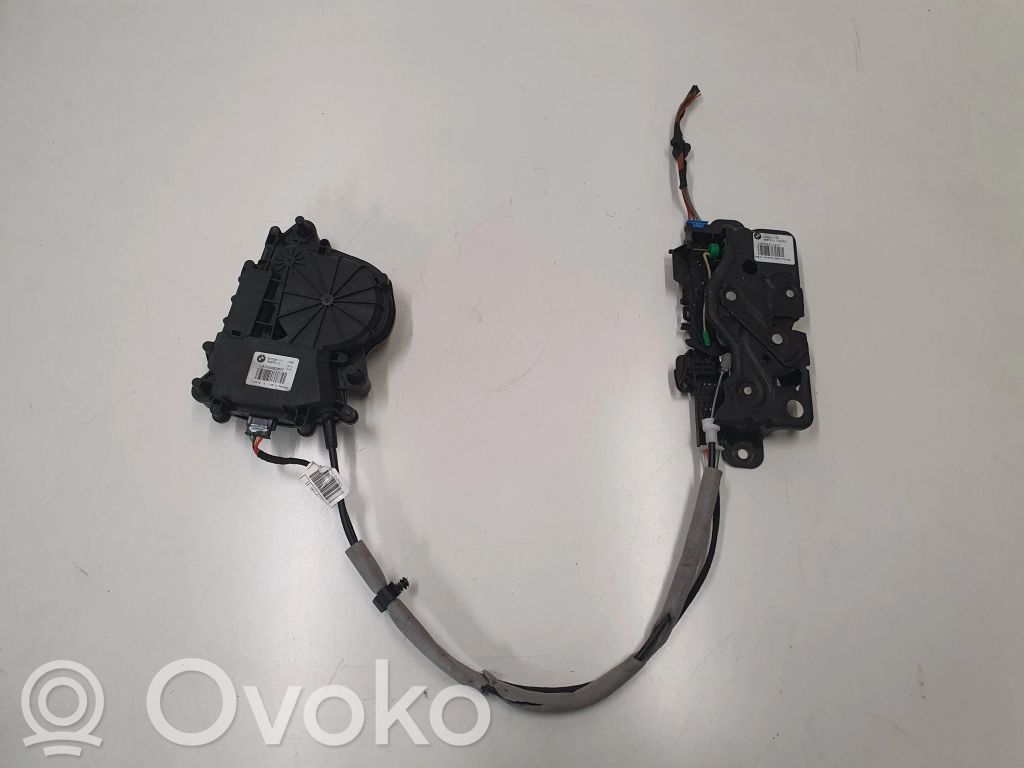 BMW 3 G20 G21 Aizmugurējā pārsega pievilcējs 