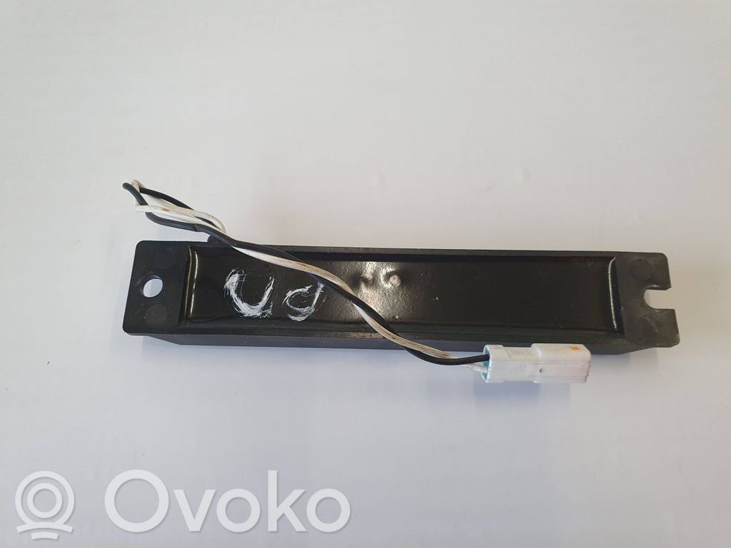 Tesla Model S Antena systemu bezkluczykowego 