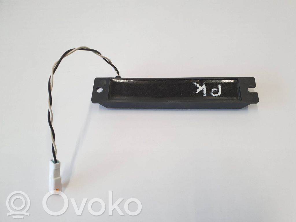 Tesla Model S Antena systemu bezkluczykowego 