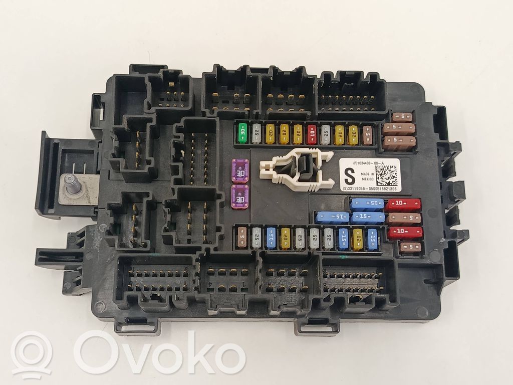 Tesla Model S Fuse module 