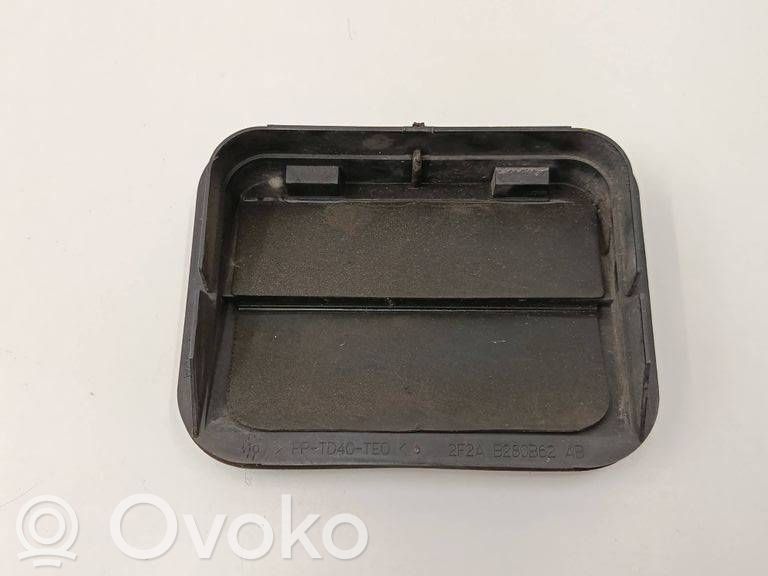 Quarter panel pressure vent   2F2AB280B62AB