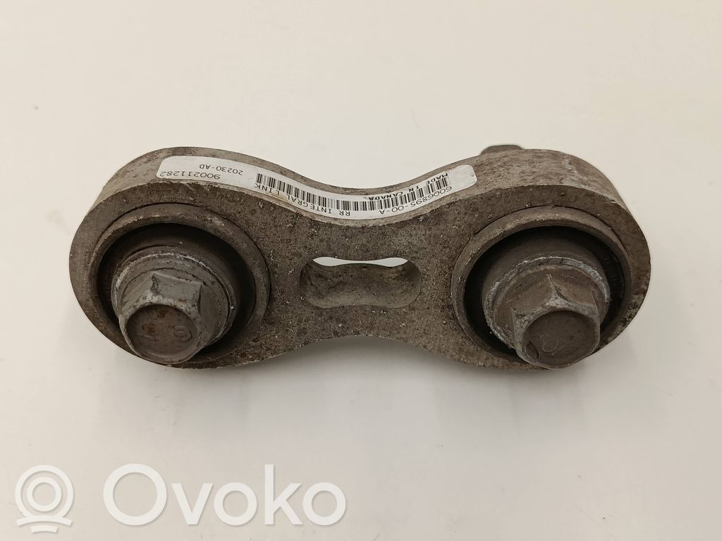 Tesla Model S Plaukti un sviras 