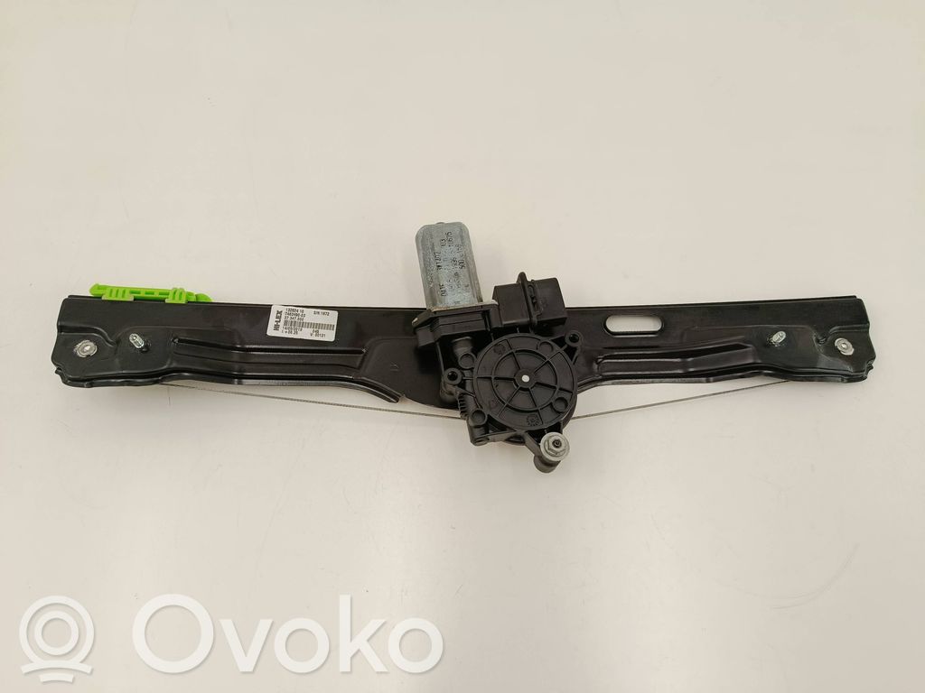 BMW 2 F46 Elektryczny podnośnik szyby drzwi tylnych 
