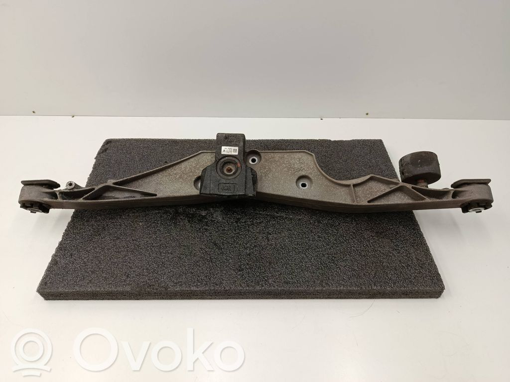 BMW 2 F46 Rear differential/diff mount bracket 