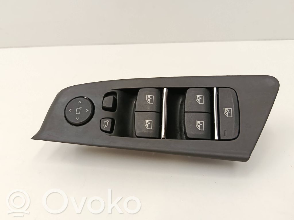 BMW 5 G30 G31 G38 Electric window control switch 