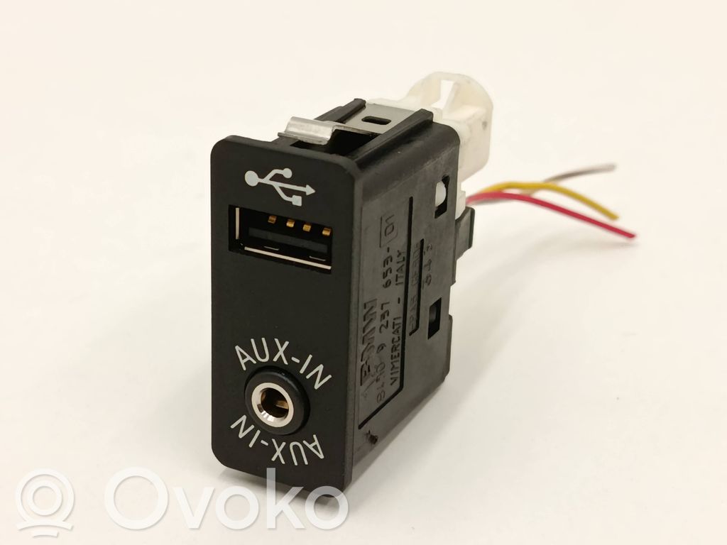 Enchufe conector USB   9237653