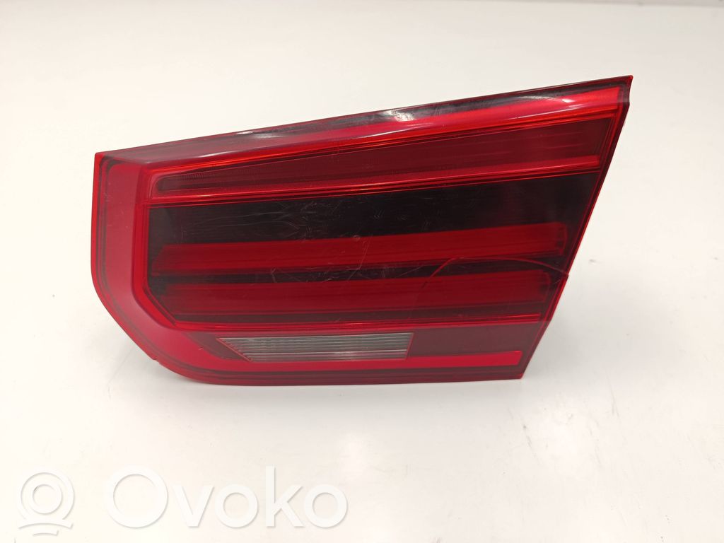 BMW 3 F30 F35 F31 Aizmugurējais lukturis pārsegā 