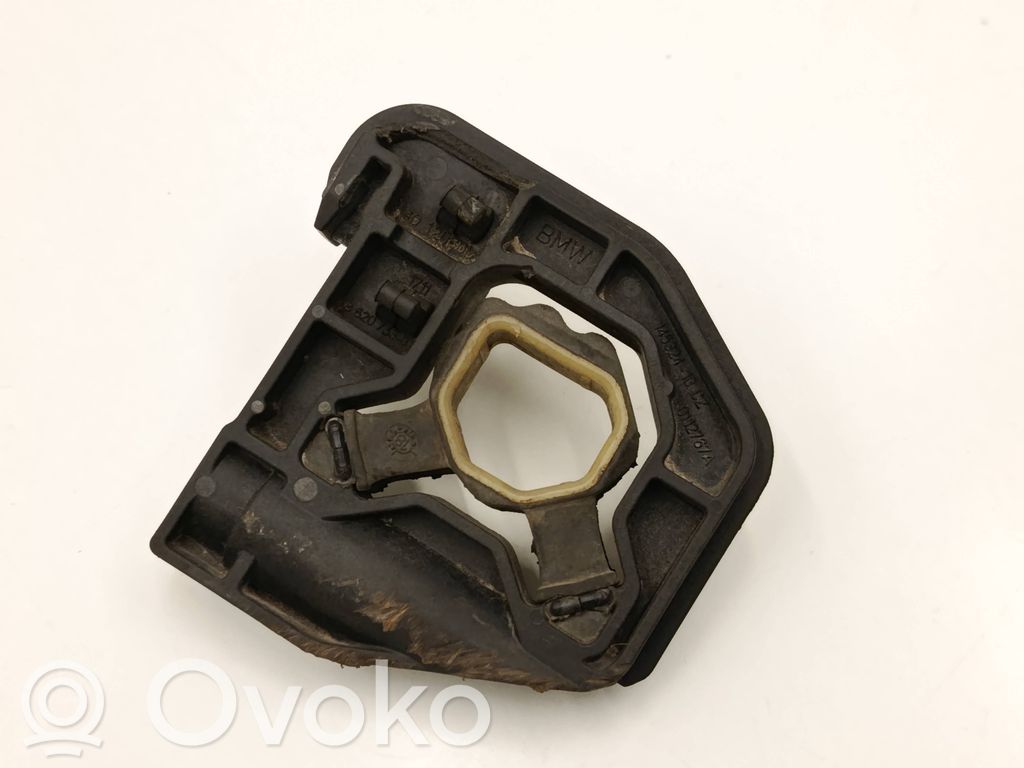 BMW 3 F30 F35 F31 Radiator mount bracket 