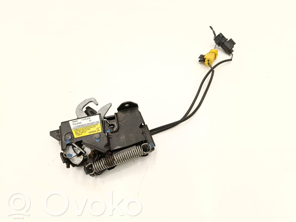 BMW 2 F46 Konepellin lukituksen vastakappale 