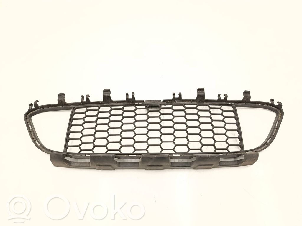 BMW 3 F30 F35 F31 Kratka dolna zderzaka przedniego 