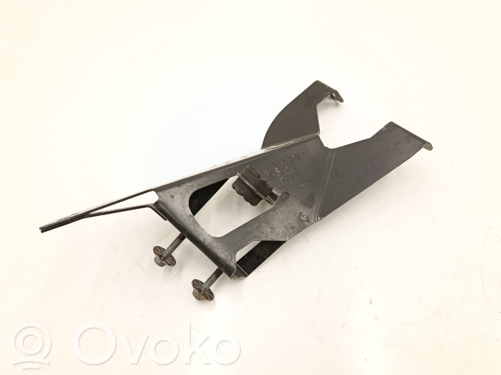 Power steering pump mounting bracket   6796408
