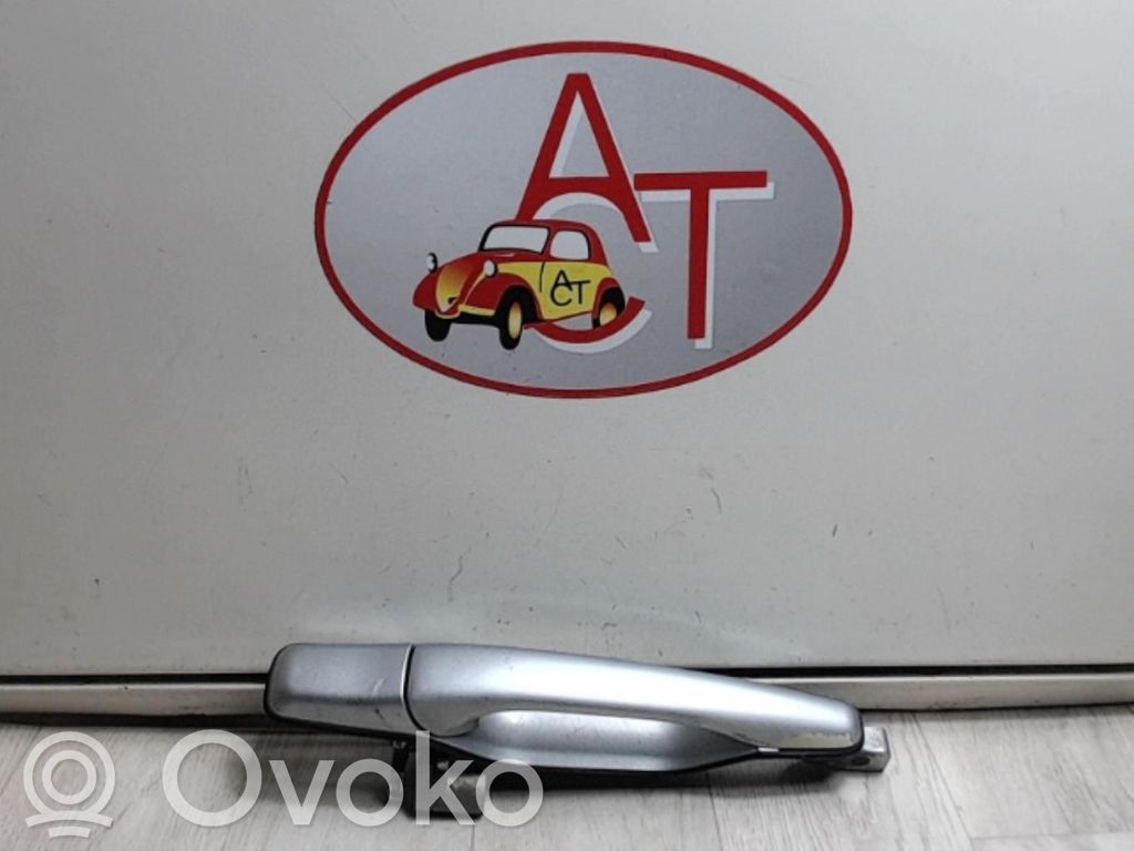 Mitsubishi Grandis Manecilla externa puerta trasera 
