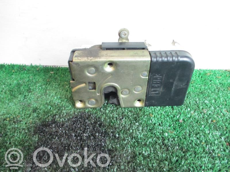 Peugeot 806 Etuoven lukko 